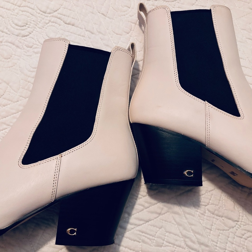 EUC Coach White Leather and Black Stretch Ankle Boots with Gold Beads - Sz 8.5 - Picture 7 of 12